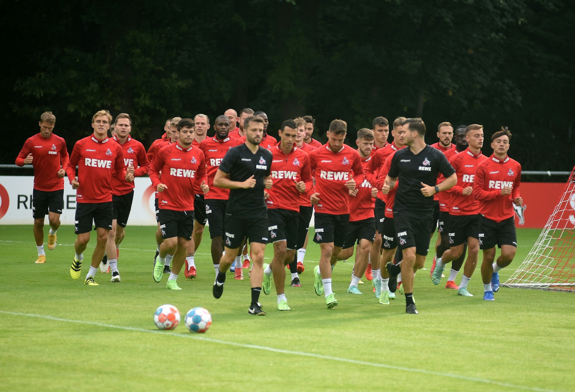 Der 1. FC Köln trainiert am Geißbockheim.