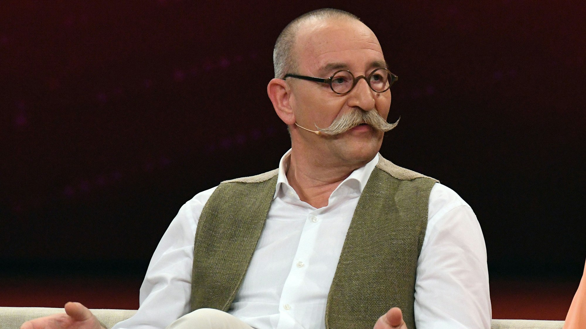 Horst Lichter (hier bei einer Aufzeichnung der ZDF-Fernsehshow im Jahr 2018) erklärt, dass eine Rarität ihm bei „Bares für Rares“ schmerzhafte Erinnerungen bereite.