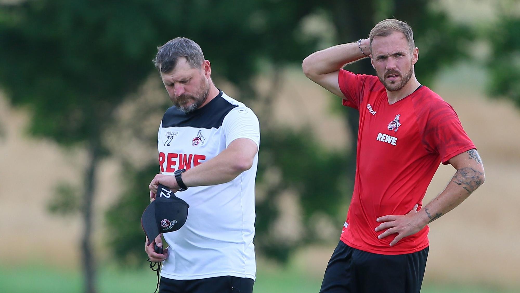 Rafael Czichos im Trainingslager des 1. FC Köln mit Steffen Baumgart.