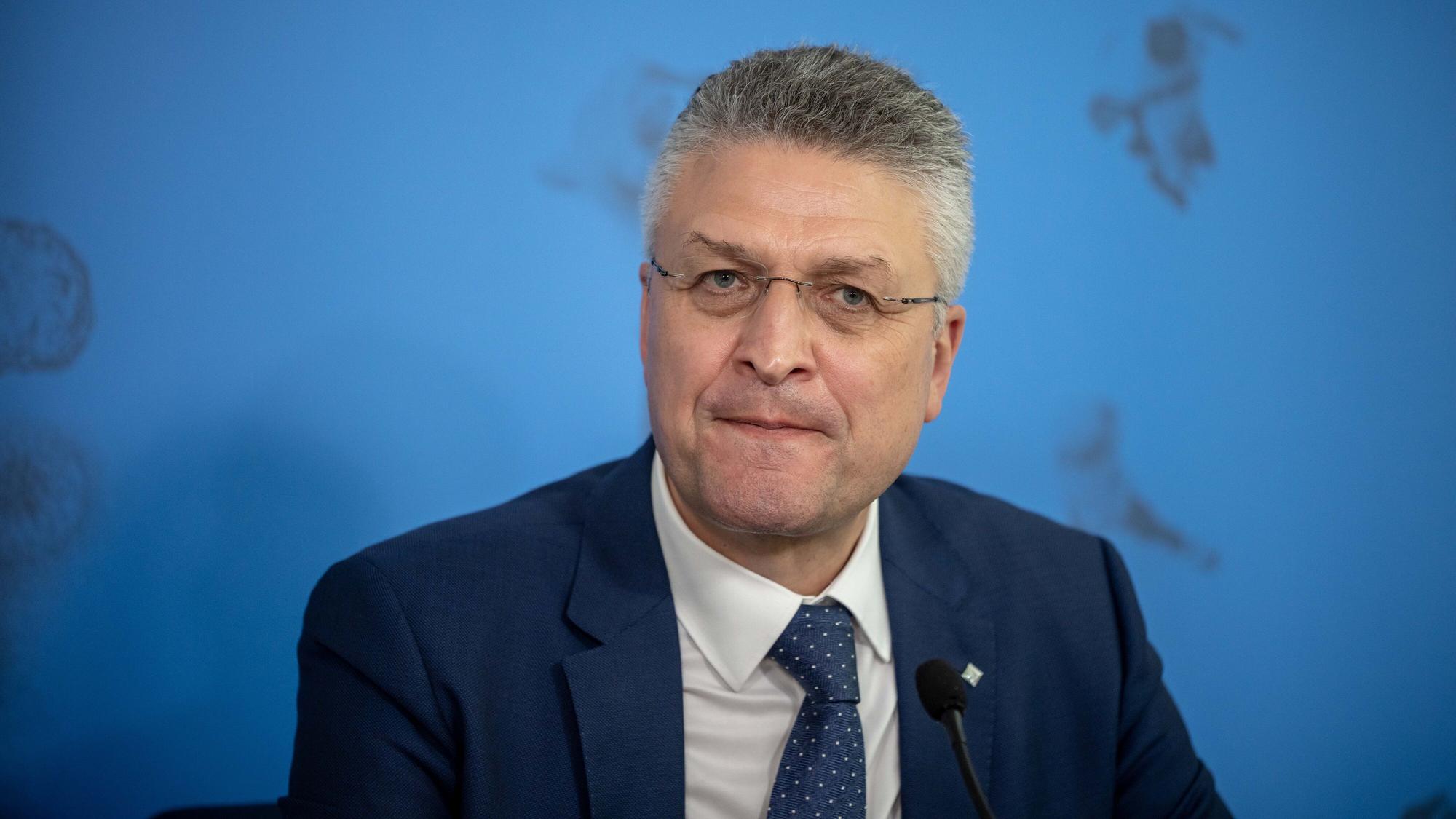 Lothar Wieler ist Chef vom RKI: Er hält an der Wichtigkeit der Inzidenzwerte fest.