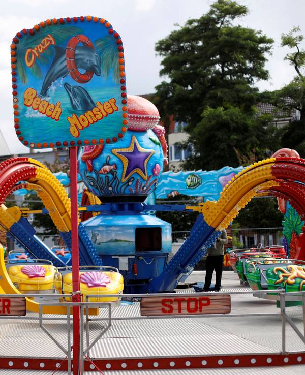 Ein Karussell auf dem Freizeitpark „Happy Colonia“