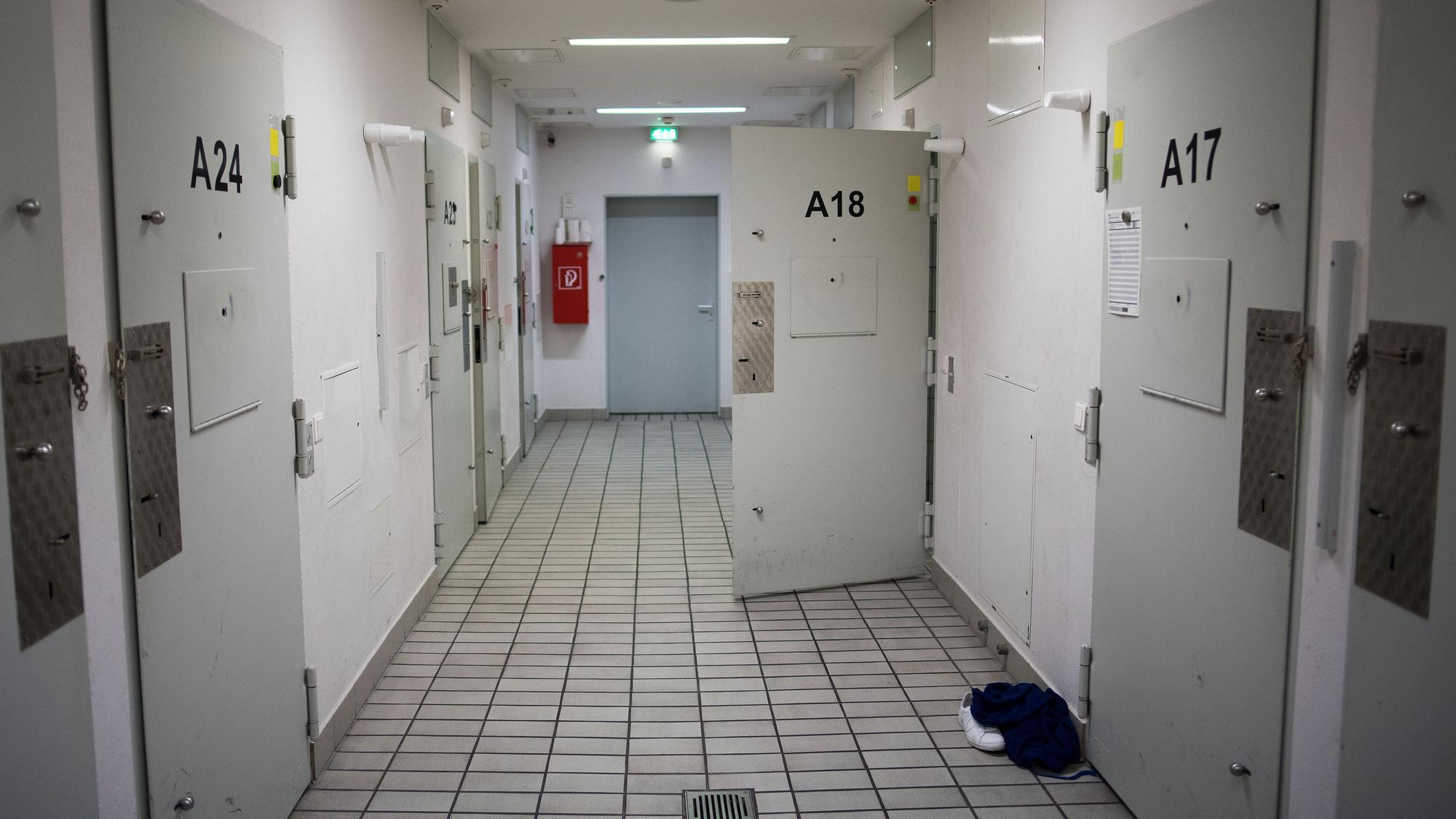 Gewahrsamszellen der Polizei
