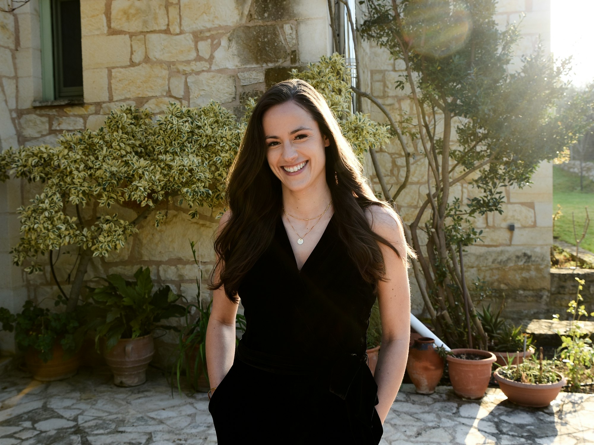 Bei Princess Charming findet sie Lou: Rechtsanwältin Irina Schlauch ist die erste Frau, die in der neuen lesbischen Dating-Show Princess Charming 2021 die Liebe sucht.