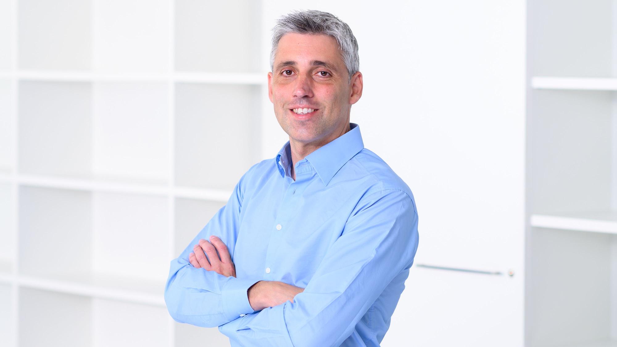 Ein Porträt von Prof. Dr. David Vilchez von der Uni Köln.