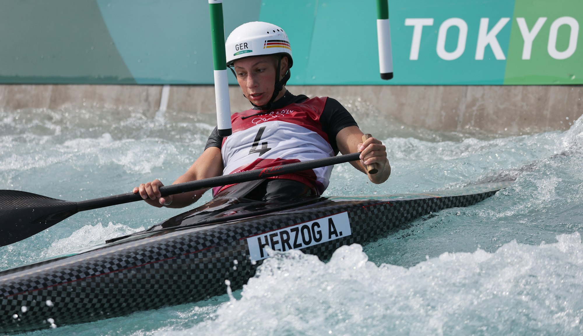 Andrea Herzog im Candier-Einer der Damen bei den Olympischen Spielen in Tokio.