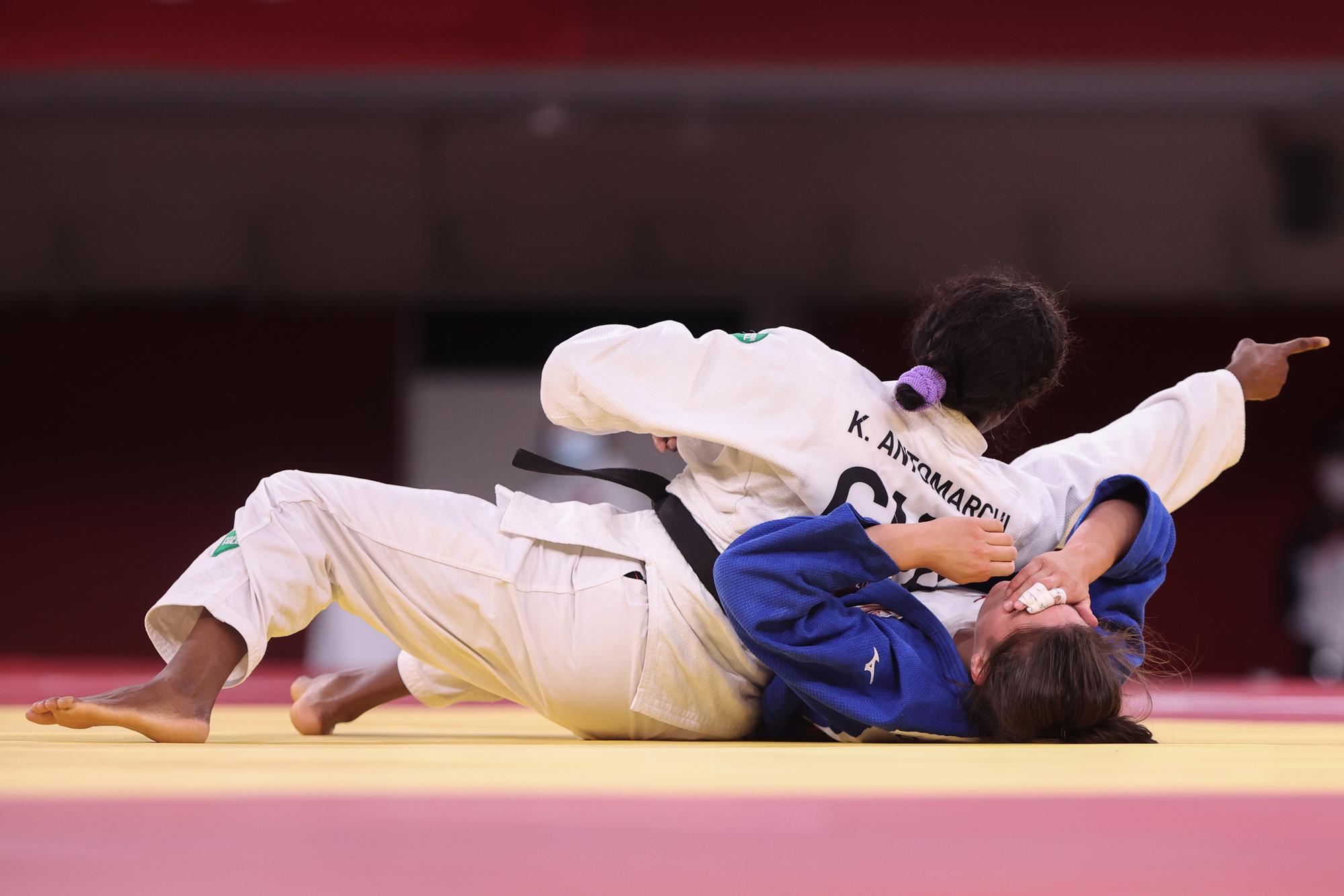 Anna-Maria Wagner (unten) im Duell mit Shori Hamada.
