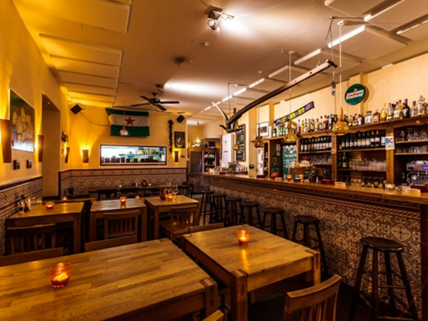 Der Innenraum der Tapas-Bar „La Esquina“.