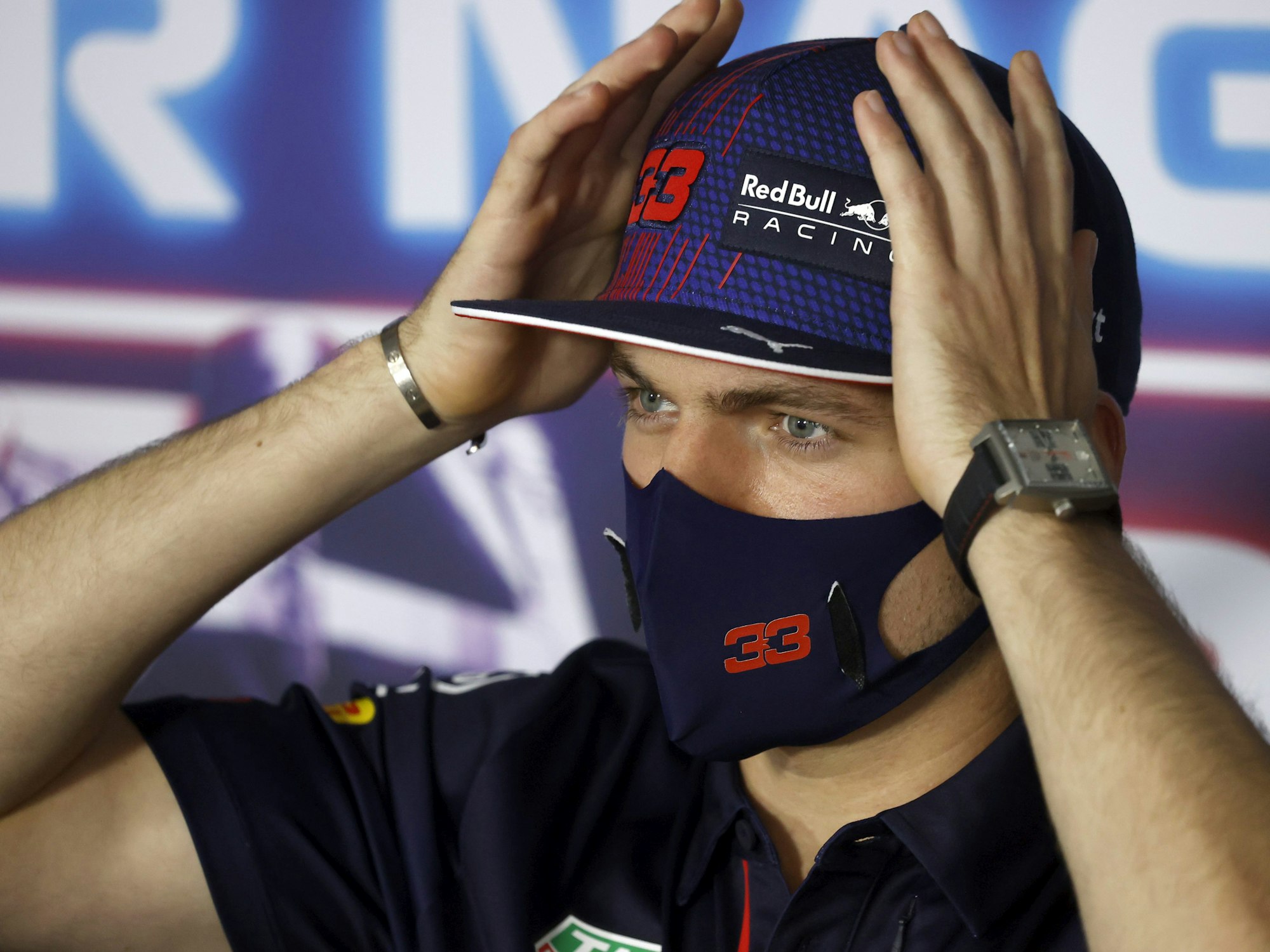 Max Verstappen (Niderlande) ist immer noch sauer auf Konkurrent Lewis Hamilton.