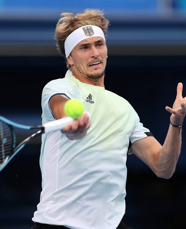 Alexander Zverev beim Schlag im Olympia-Halfbinale.