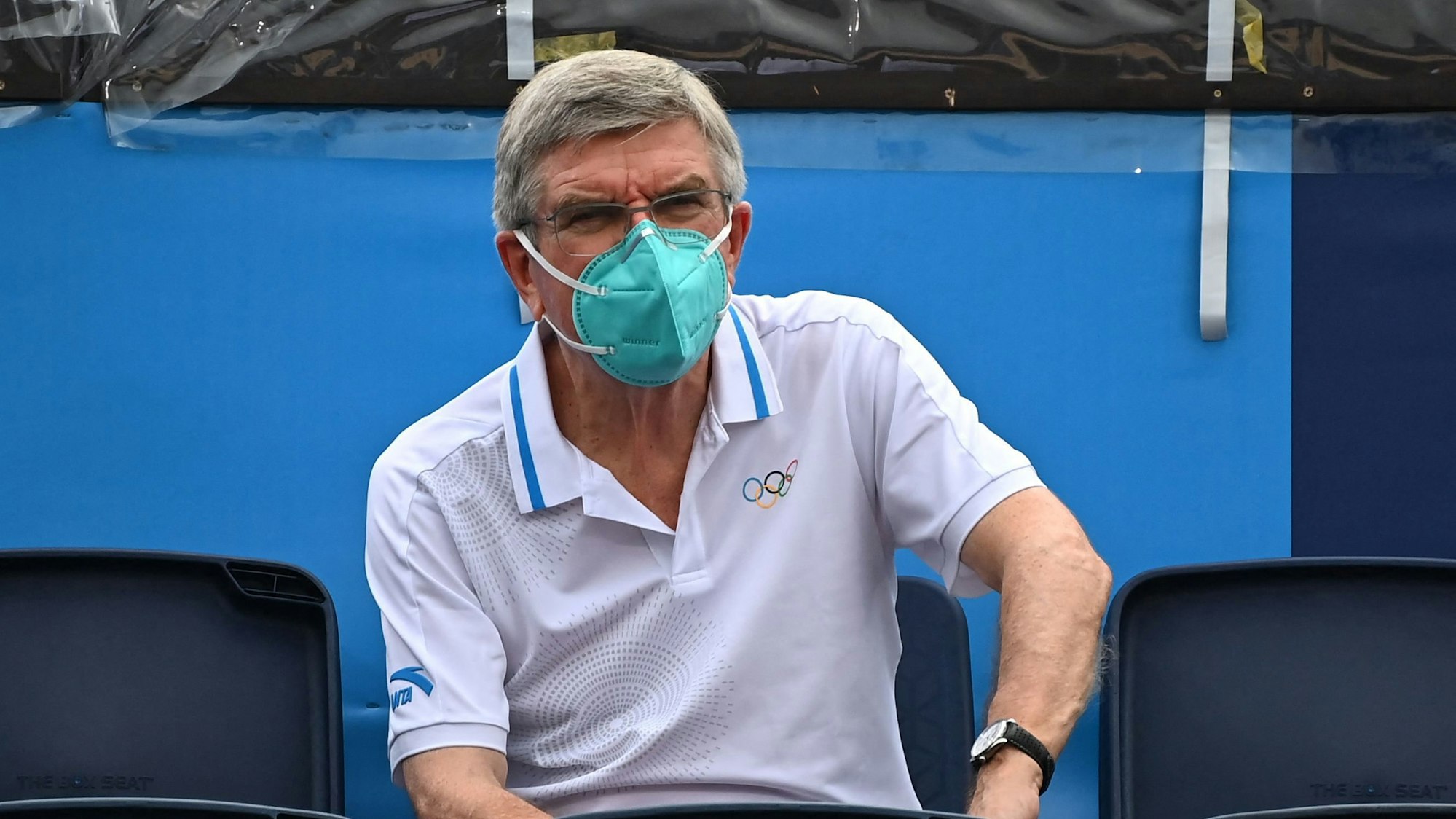 IOC-Präsident Thomas Bach am 30. Juli 2021 beim Beachvolleyball in Tokio.
