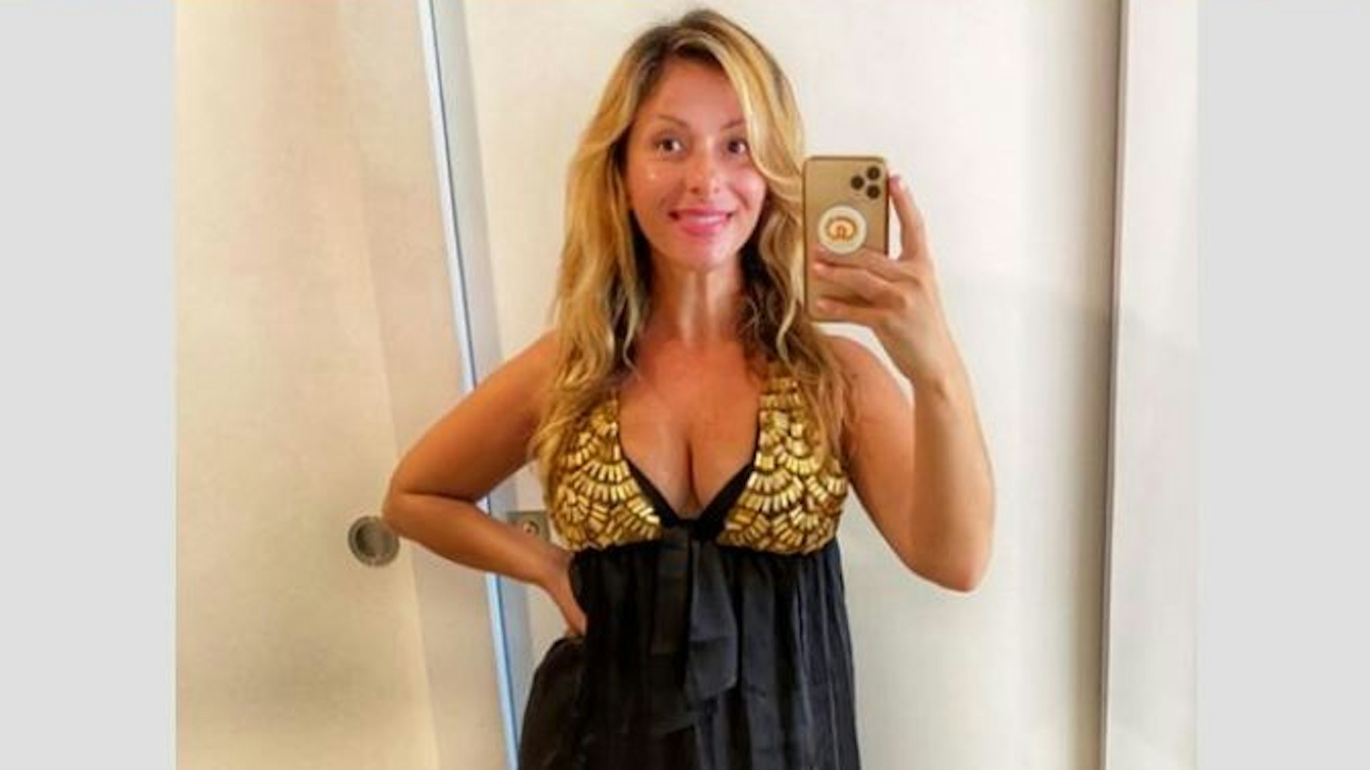 Gülcan Kamps zeigt sich am 7.Juli 2021 auf Instagram.