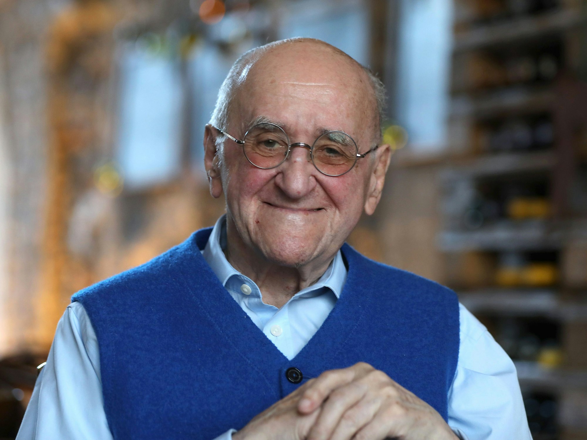 Alfred Biolek lächelt in die Kamera