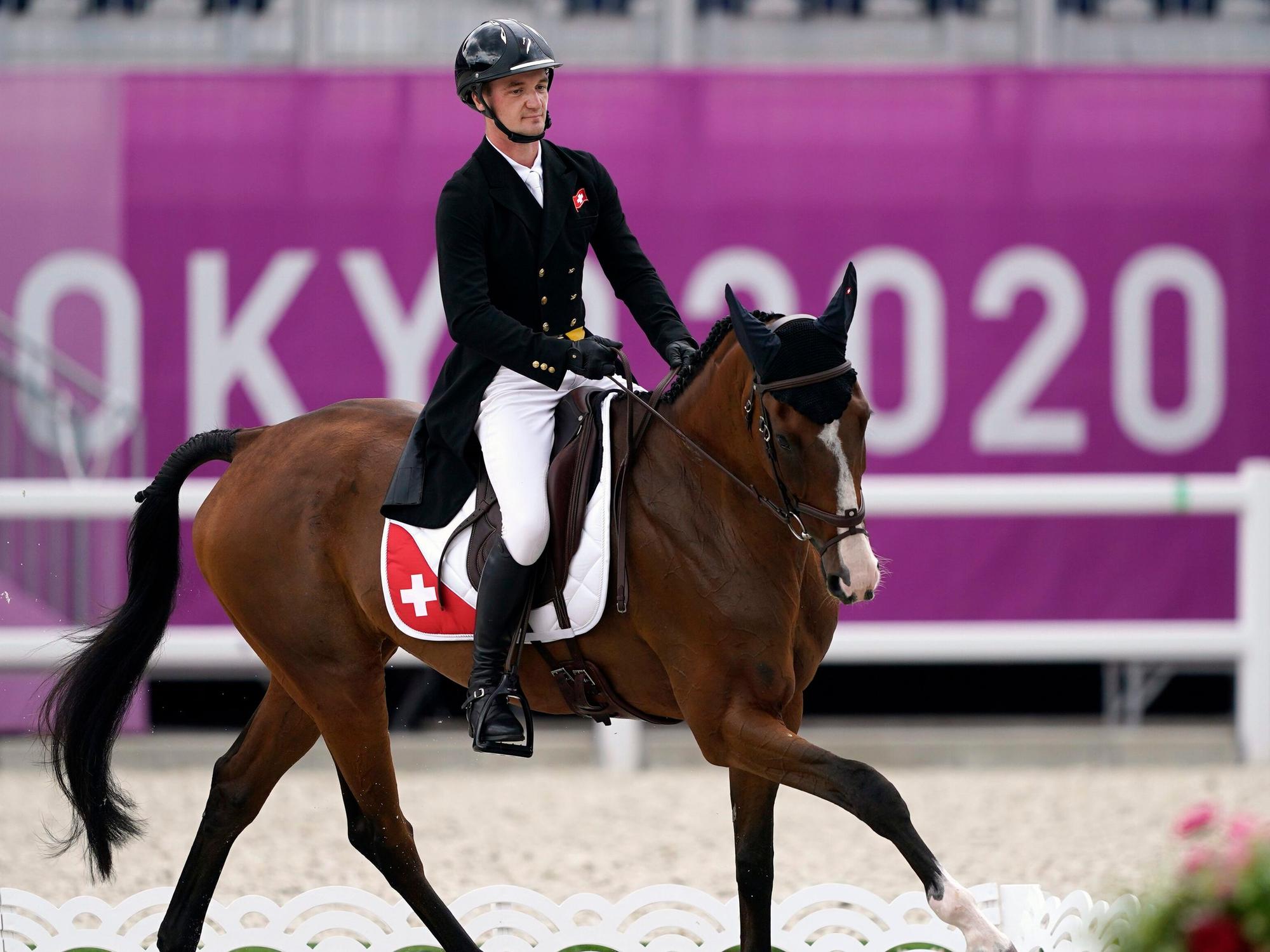 Robin Godel reitet bei Olympia auf dem Wallach Jet Set.