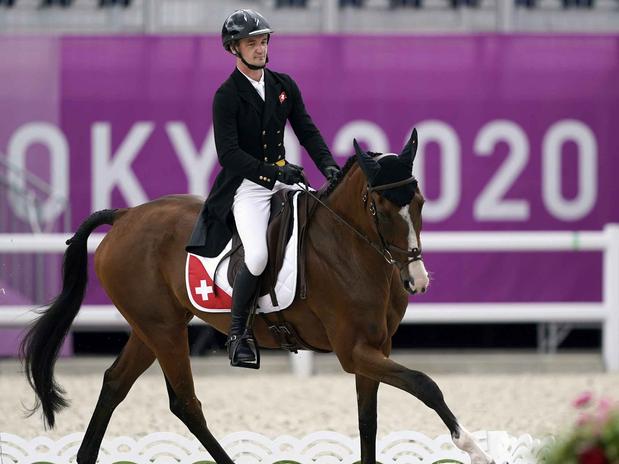 Robin Godel reitet bei Olympia auf dem Wallach Jet Set.
