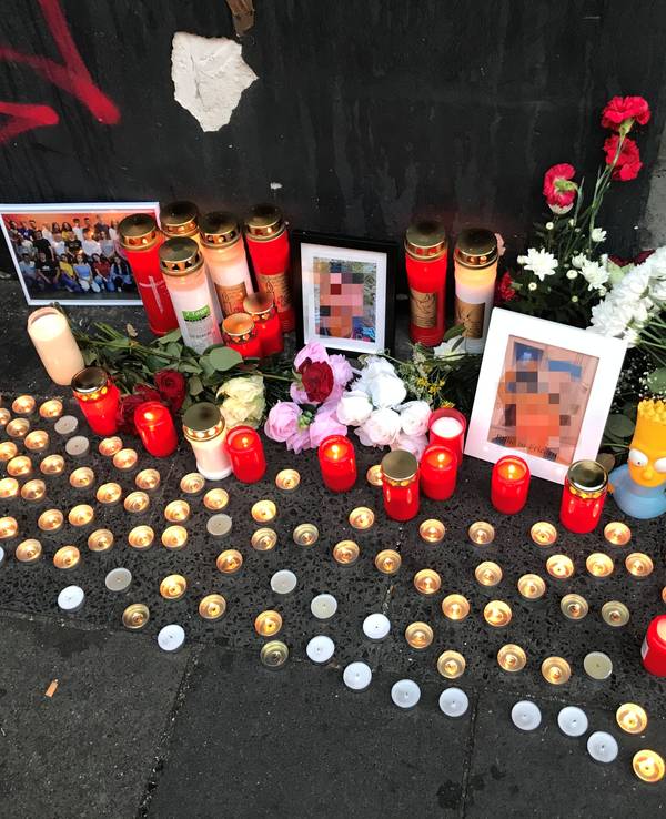 Trauerstelle nach Tötungsdelikt an der Zülpicher Straße am 31.7.2021