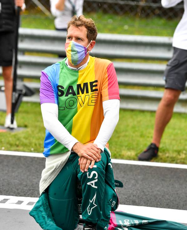 Protest auf dem Hungaroring: Sebastian Vettel im Regenbogen-Shirt.