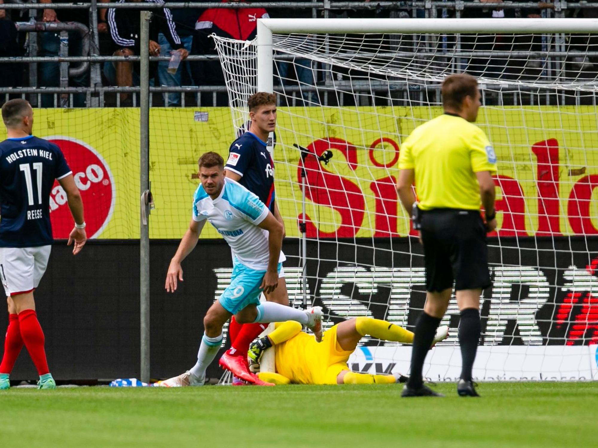2. Bundesliga: Holstein Kiel verlor gegen den FC Schalke 04 mit 0:3. Simon Todde traf doppelt.
