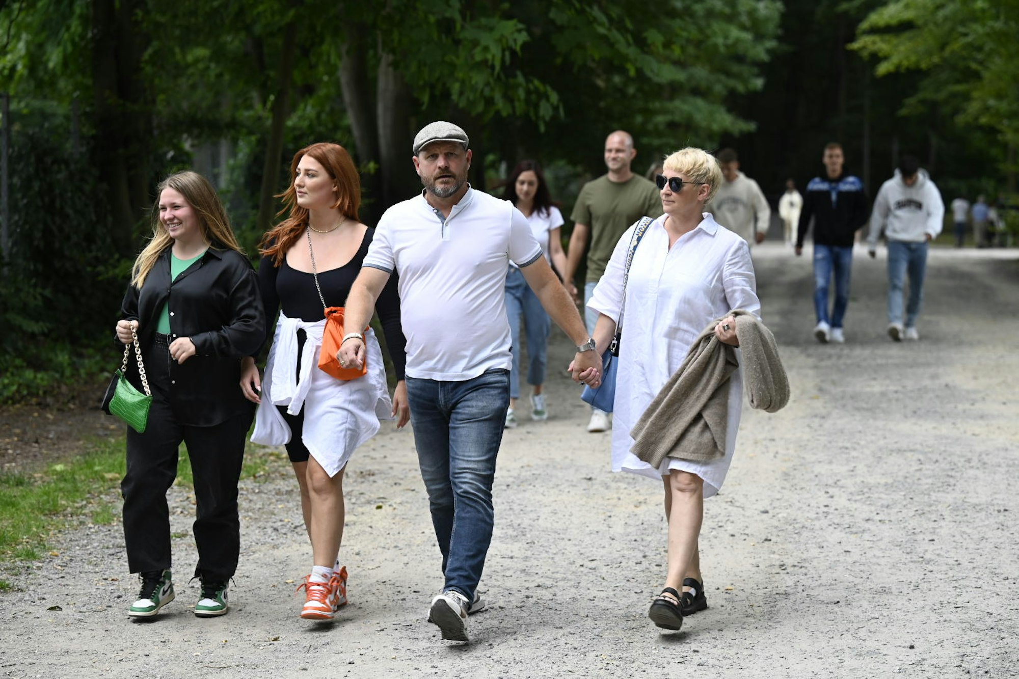 Trainer Steffen Baumgart mit seiner Frau Katja und den Töchter Emilia und Fiona