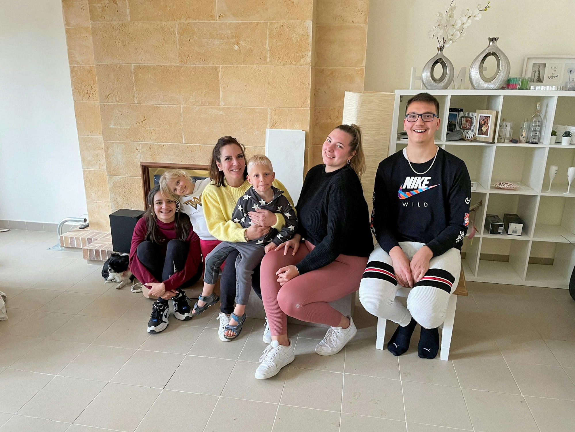 GOODBYE DEUTSCHLAND! DIE AUSWANDERER (2.8.2021) Die Büchners. V.l.: Jada, Jenna Soraya, Daniela, Diego Armani, Joelina , Volkan.