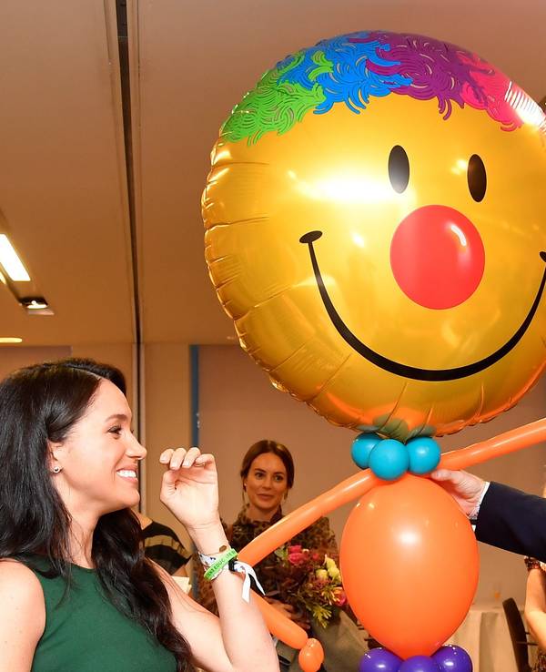Der britische Prinz Harry (r) und seine Frau Herzogin Meghan nehmen am 15. Oktober 2019 an den jährlichen „WellChild Awards“ im Royal Lancaster Hotel teil. Am 4. August wird Meghan 40 Jahre alt.