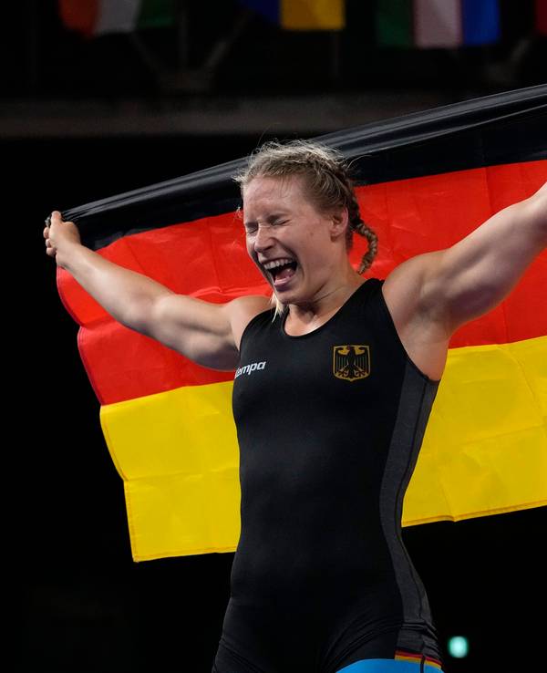 Aline Rotter-Focken wird Olympiasiegerin im Ringen in Tokio.
