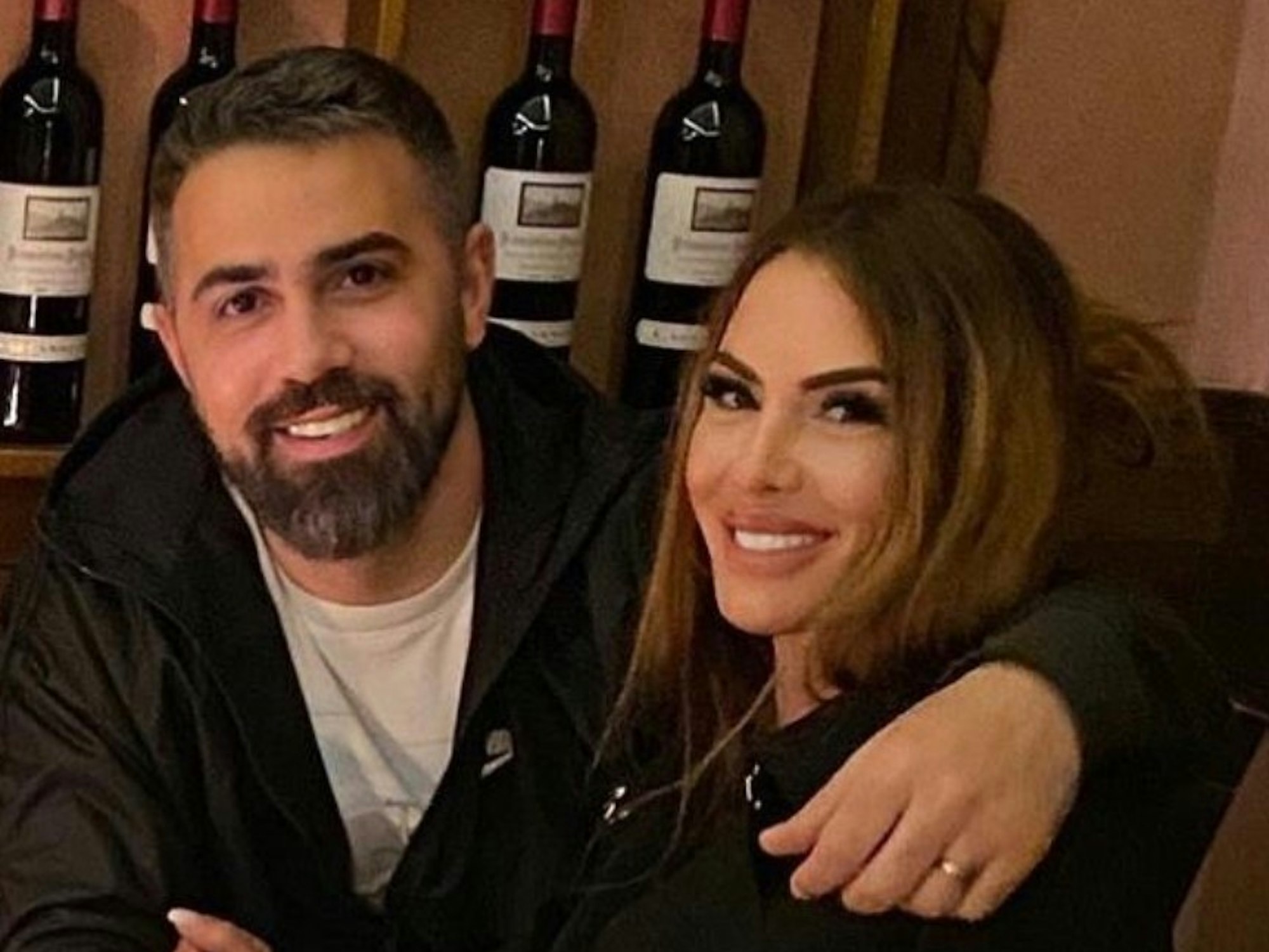 Rapper Bushido und seine Frau Anna-Maria Ferchichi posieren für ein Foto.