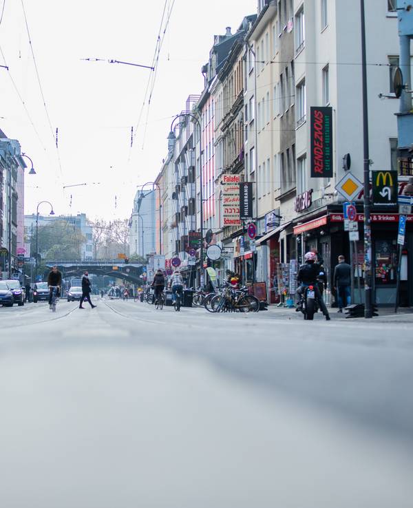 Blick auf die Zülpicher Straße in Köln.