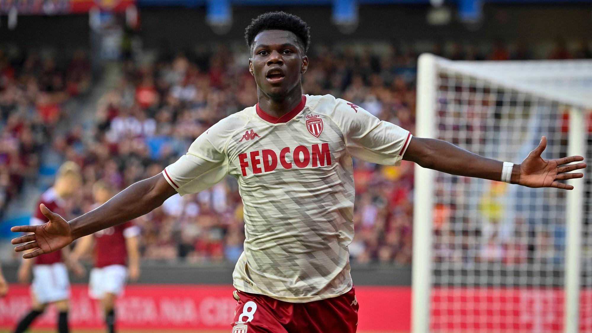Aurelien Tchouameni jubelt für AS Monaco gegen Sparta Prag.