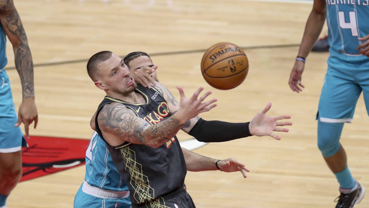 Daniel Theis spielt in der NBA für die Chicago Bulls gegen die Charlotte Hornets.