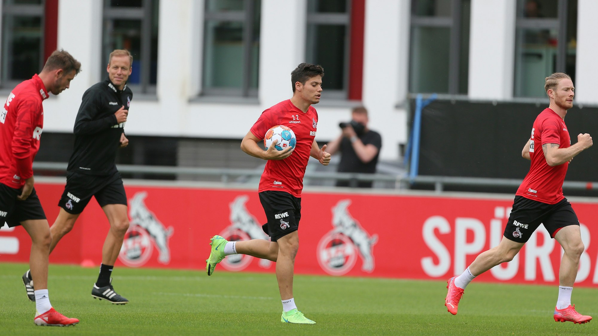 Jorge Meré trainiert beim 1. FC Köln.