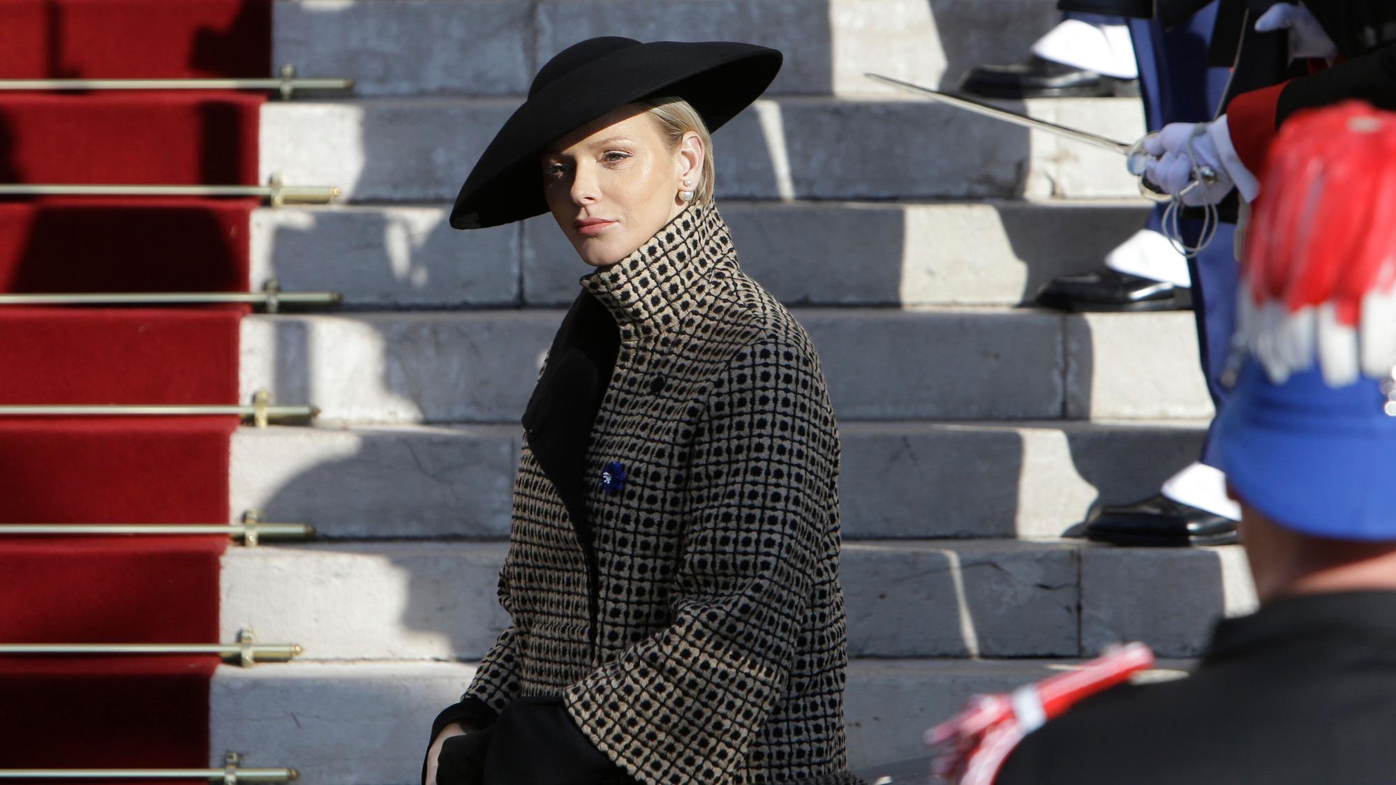 dpatopbilder - 19.11.2018, Monaco: Prinzessin Charlene von Moanco kommt zur Kathedrale von Monaco vor den Zeremonien zum Nationalfeiertag. Foto: Claude Paris/AP/dpa +++ dpa-Bildfunk +++