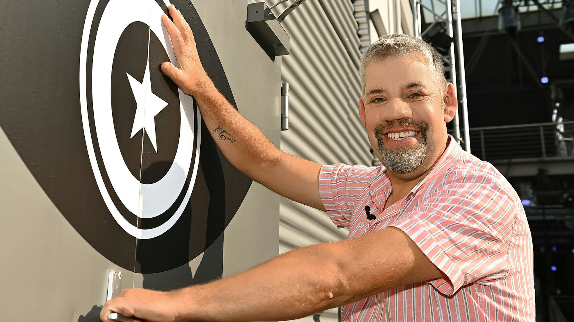 Die ersten Promis sind im Weltall von ,,Promi Big Brother" gelandet: Hier der frühere „Bauer sucht Frau“-Protagonist Uwe Abel.