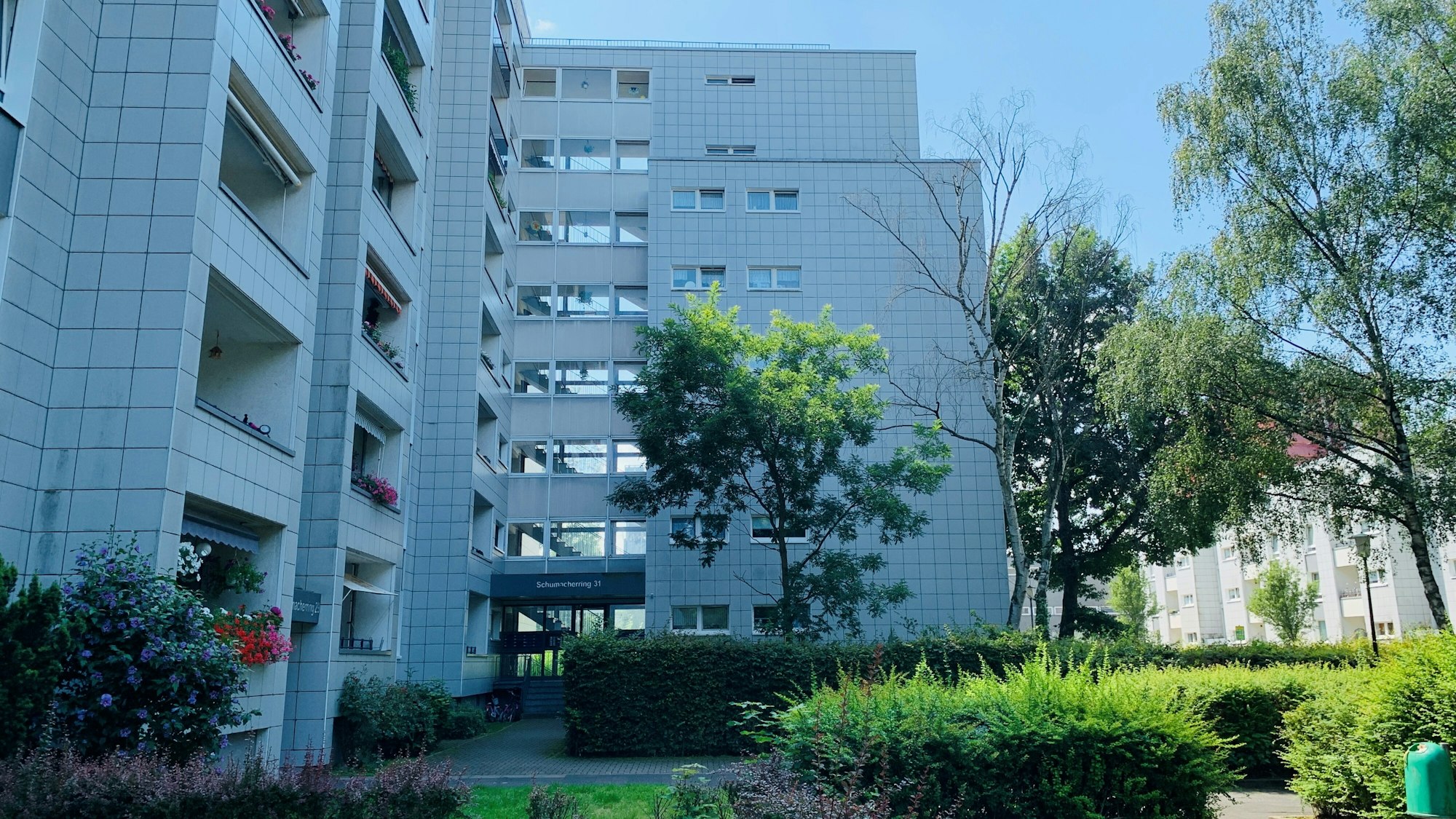 In dem Mehrfamilienhaus am Schumacherrng 31 in Köln-Bocklemünd ist der Aufzug seit dem 16. Juli defekt.