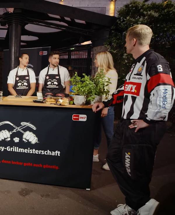 Die Kölner Haie und die Düsseldorfer EG duellieren sich in der DEL-Grillmeisterschaft.