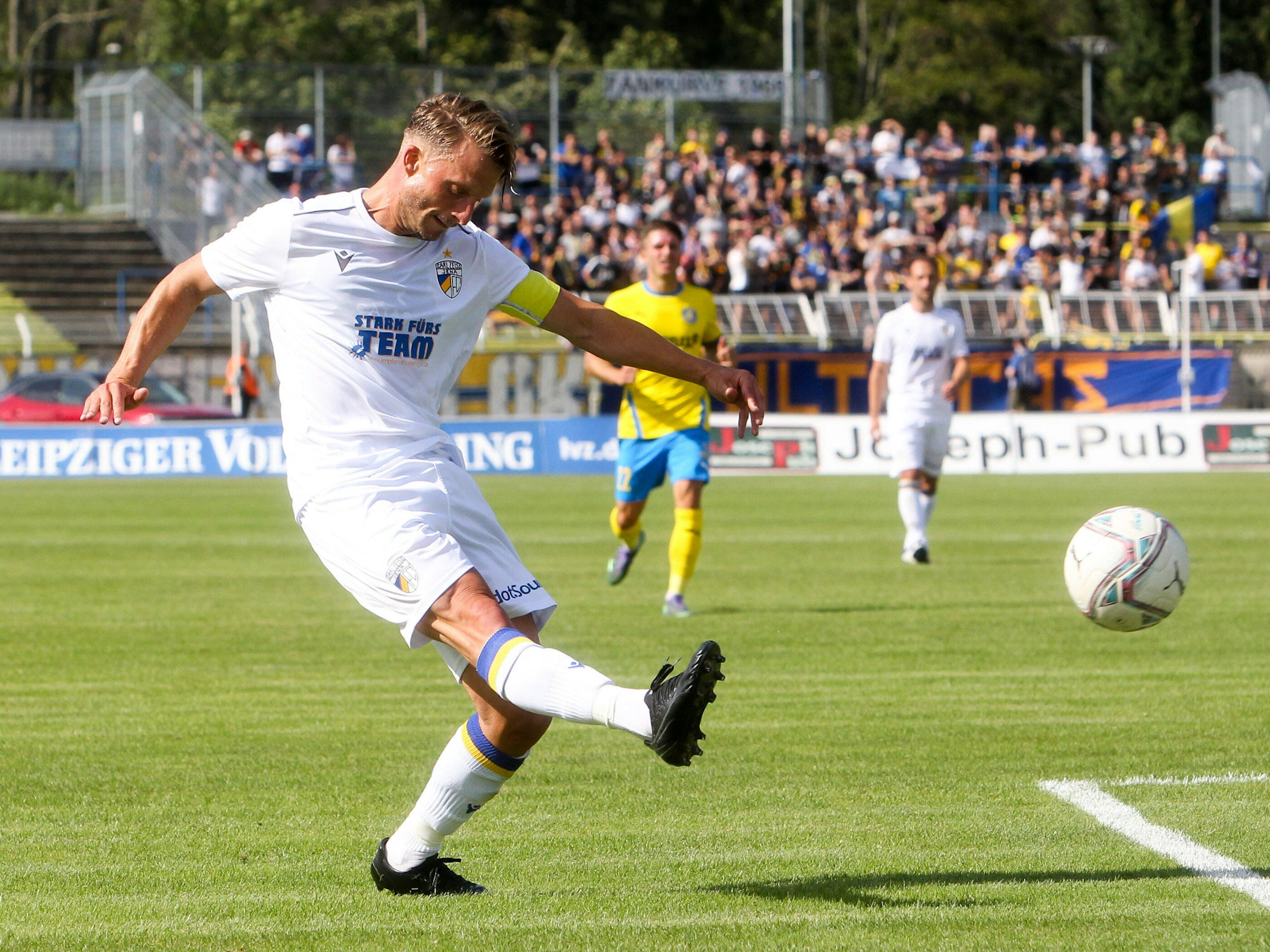 Maximilian Oesterhelweg spielt mit Carl Zeiss Jena gegen Lok Leipzig.