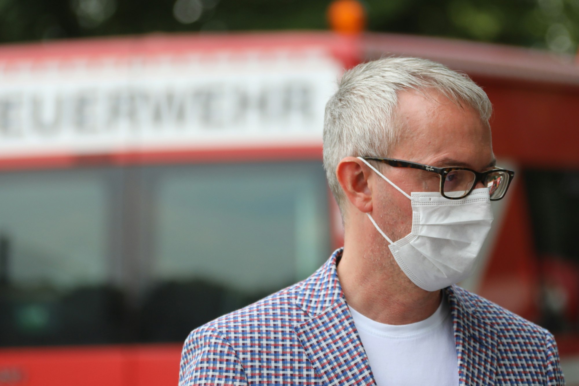 Alexander Wehrle (1. FC Köln)
mit Maske bei der Impfaktion.