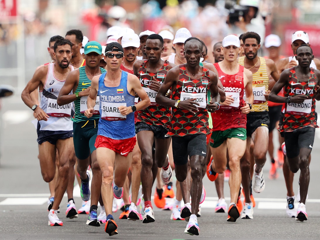 Die Spitzengruppe beim Marathon der Olympischen Spiele von Tokio