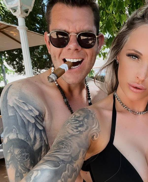 Dennis Schick mit Begleitung Jenny Anfang August 2021 auf Mallorca. Das Foto wurde EXPRESS von Dennis Schick honrarfrei zur Berichterstattung zur Verfügung gestellt.