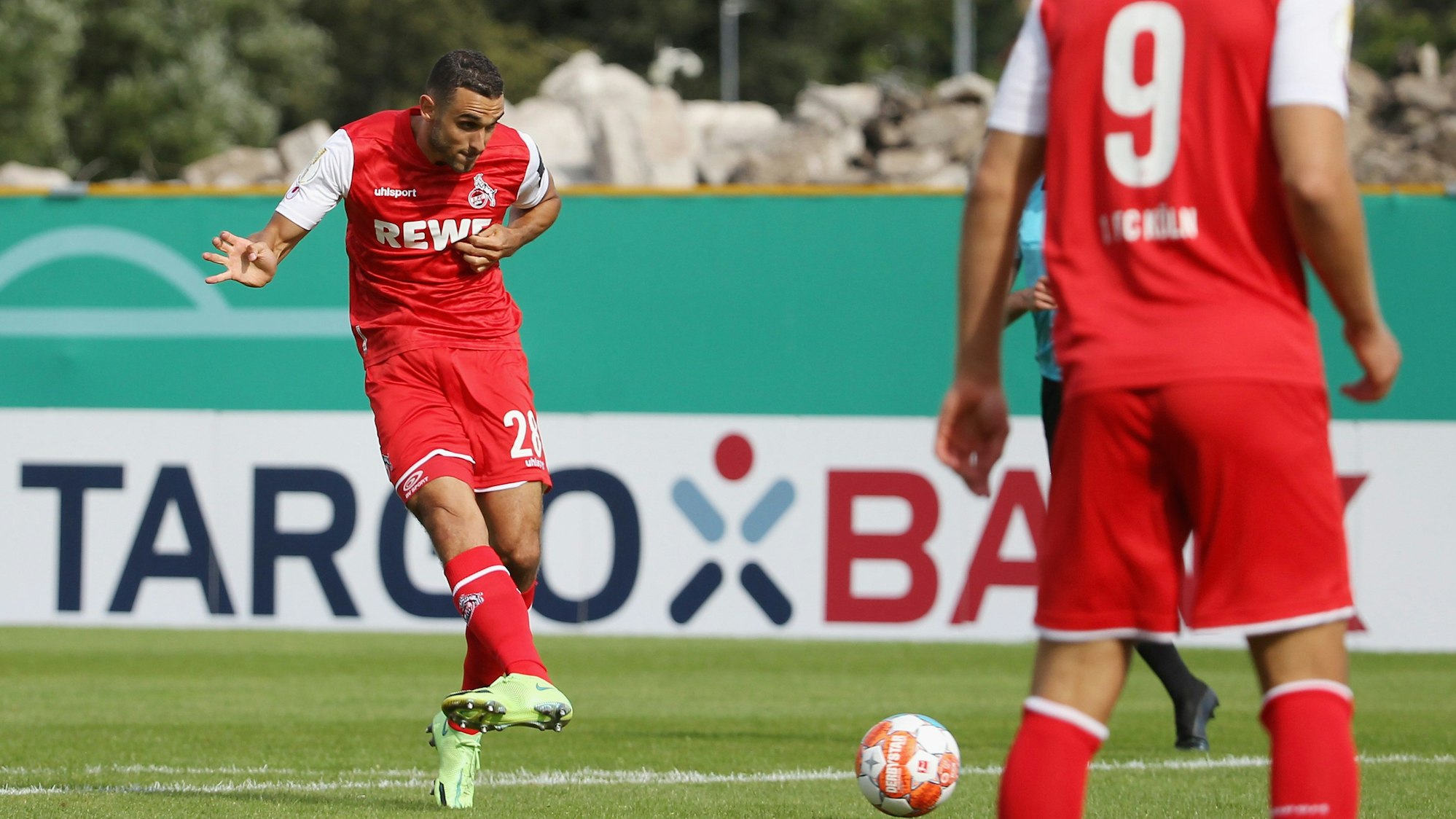 Ellyes Skhiri trifft für den 1. FC Köln im DFB-Pokal bei Carl Zeiss Jena.
