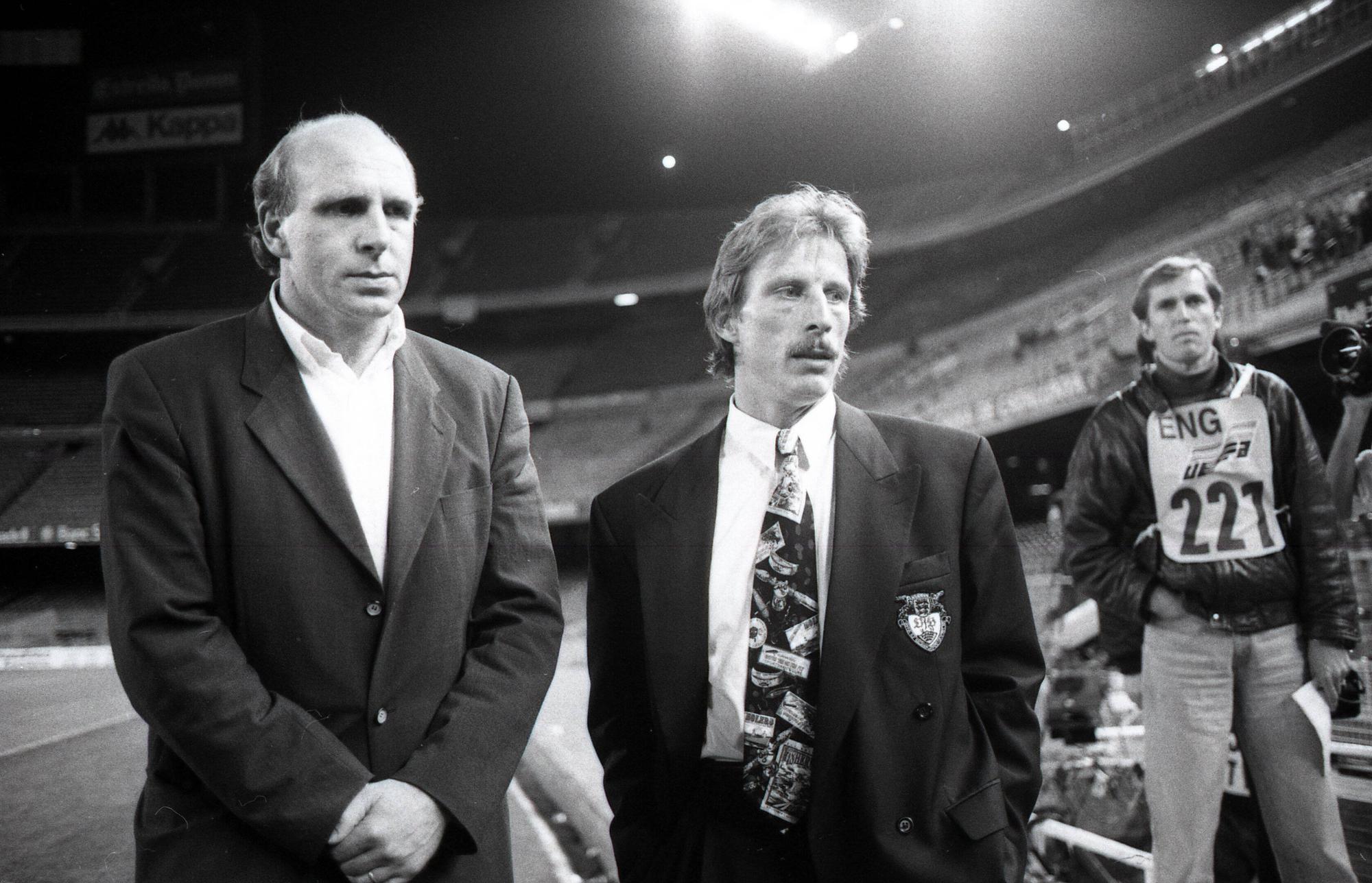 Die Stuttgarter Verantwortlichen Dieter Hoeneß und Christoph Daum im Camp Nou in Barcelona.