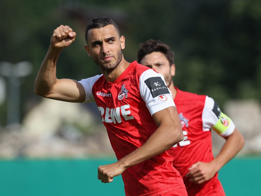 Ellyes Skhiri jubelt im DFB-Pokal gegen Carl Zeiss Jena für den 1. FC Köln.