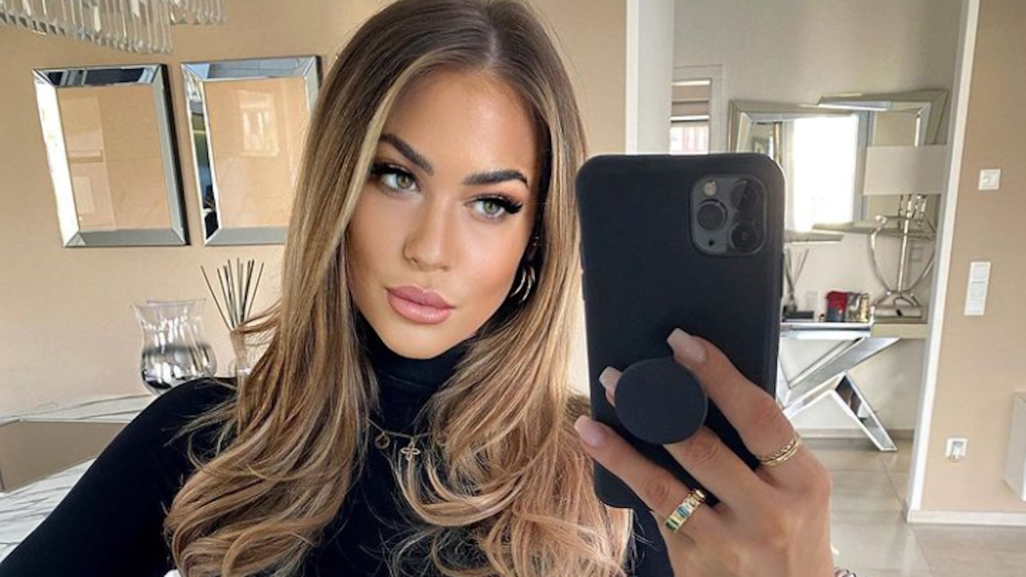 Jessica Paszka teilt viele Eindrücke mit ihren Instagram-Fans. Nun überrascht sie diese mit einem Oben-ohne-Foto