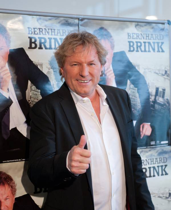 Beim Essen wurde Schlagerstar Bernhard Brink, hier bei einem Videodreh, plötzlich zum Lebensretter.