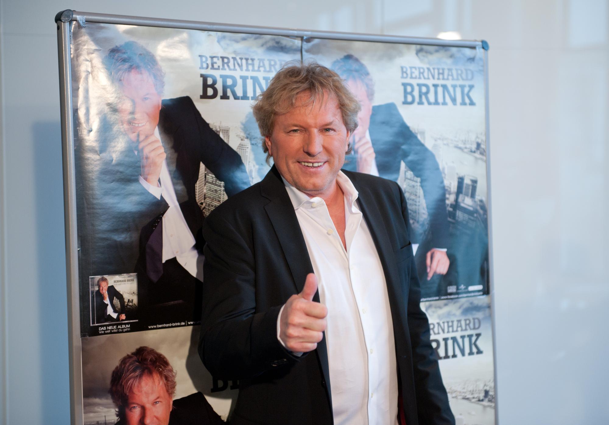 Beim Essen wurde Schlagerstar Bernhard Brink, hier bei einem Videodreh, plötzlich zum Lebensretter.