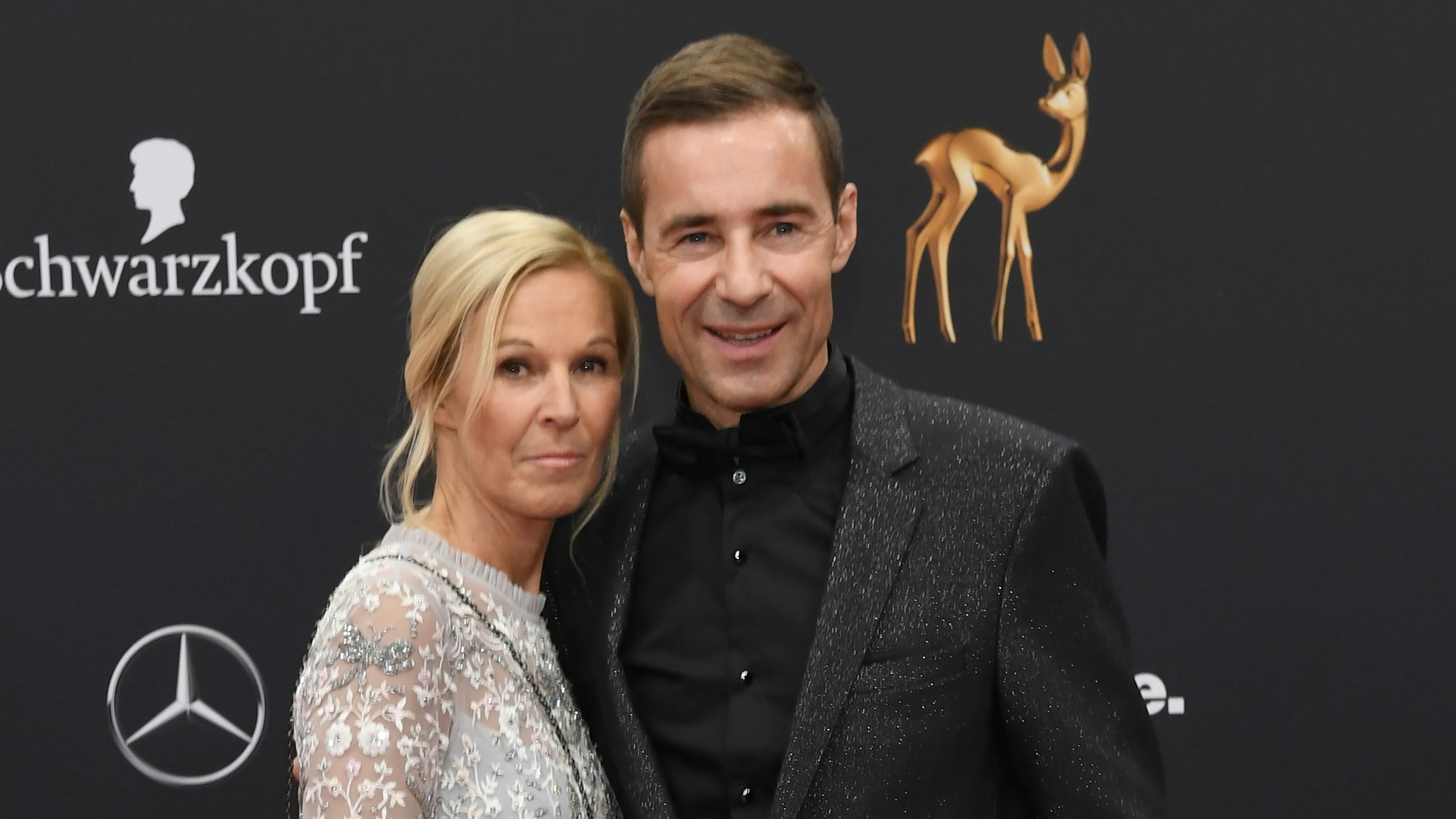 Kai Pflaume, Moderator, und seine Frau Ilke kommen am 21. November 2019 zur 71. Bambi-Verleihung in das Festspielhaus. Der Medienpreis Bambi wird seit 1948 vom Burda-Verlag vergeben. Er zeichnet erfolgreiche und beliebte Prominente aus.