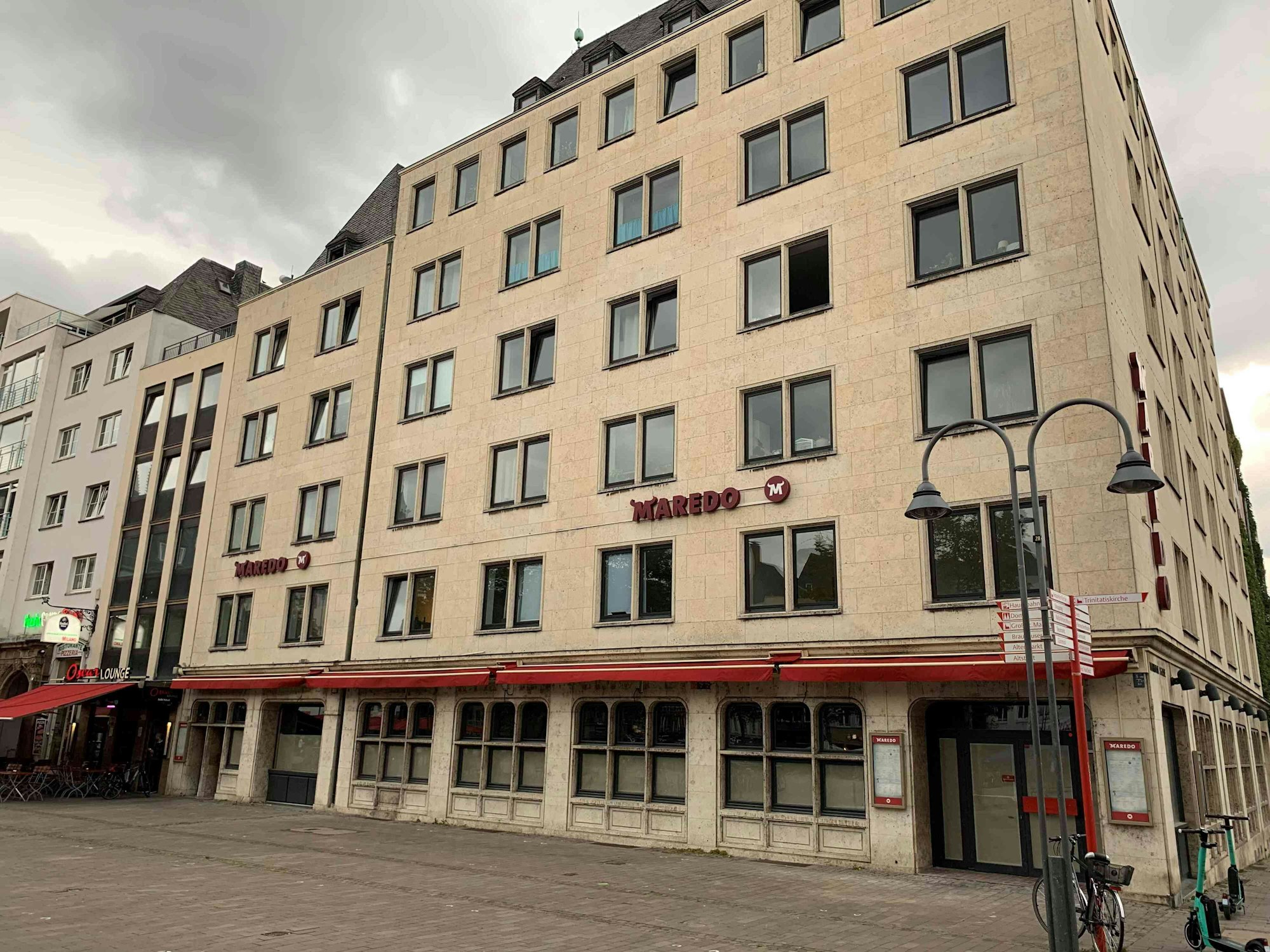 Das verwaiste ehemalige Steakhaus Maredo am Kölner Heumarkt.