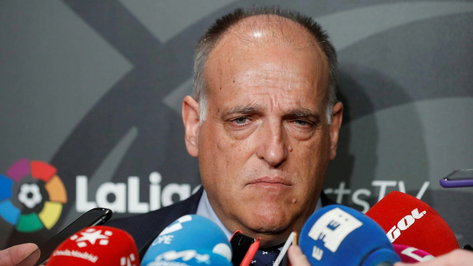 Javier Tebas, Präsident der spanischen Liga bei einer Pressekonferenz.