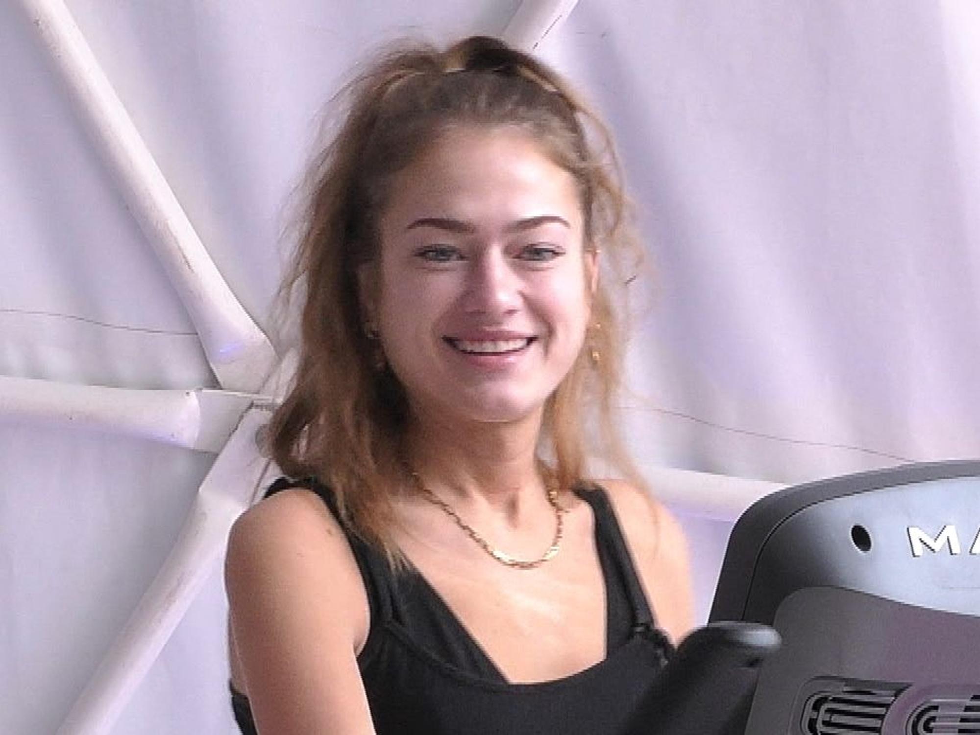 Mimi Gwozdz ist aktuell bei „Promi Big Brother“ zu sehen, hier beim Sport