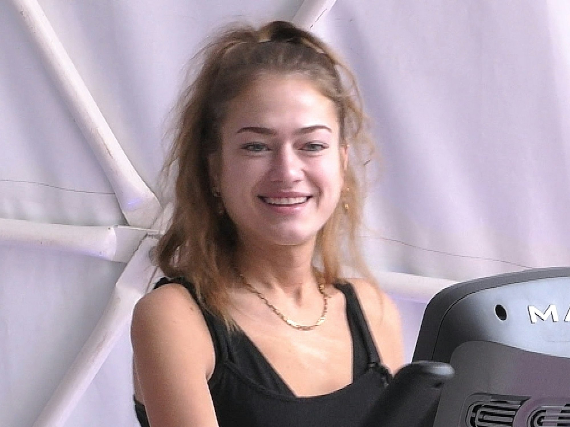 Mimi Gwozdz ist aktuell bei „Promi Big Brother“ zu sehen, hier beim Sport