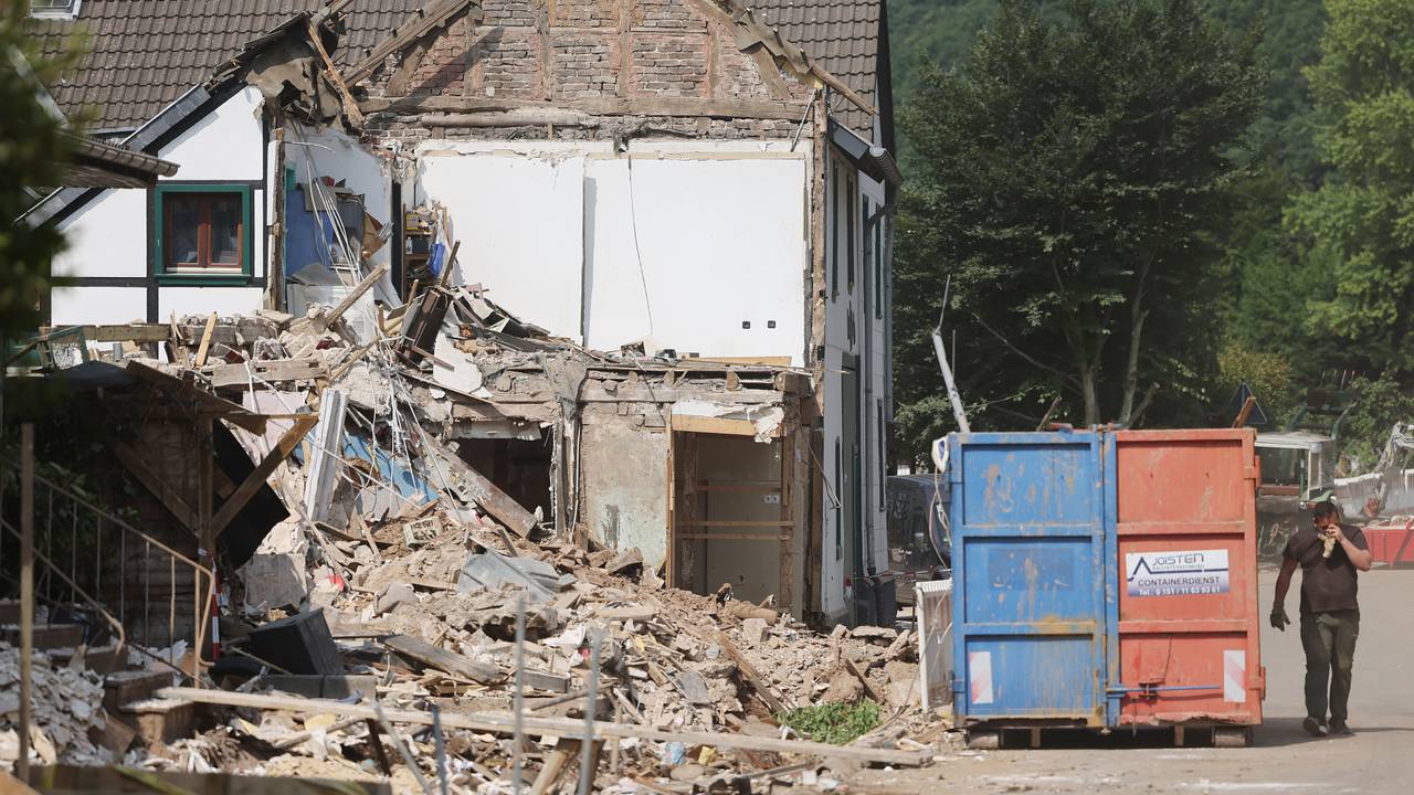 Nach einem Gebäudeeinsturz in Eschweiler ermittelt nun die Kripo. Das Symbolfoto zeigt ein eingestürztes Haus in Gemünd.